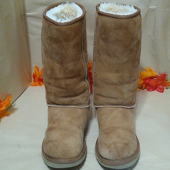 UGG boots sz 7 - Picture 1 of 6